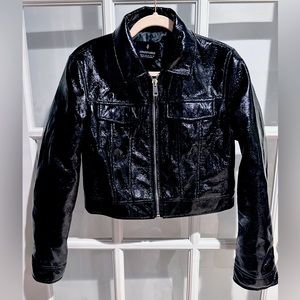 🖤Stradivarius🖤 Faux leather crop bomber *see video for reference;)*